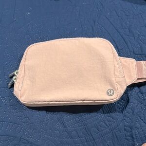 Lululemon Everywhere Belt Bag 2L